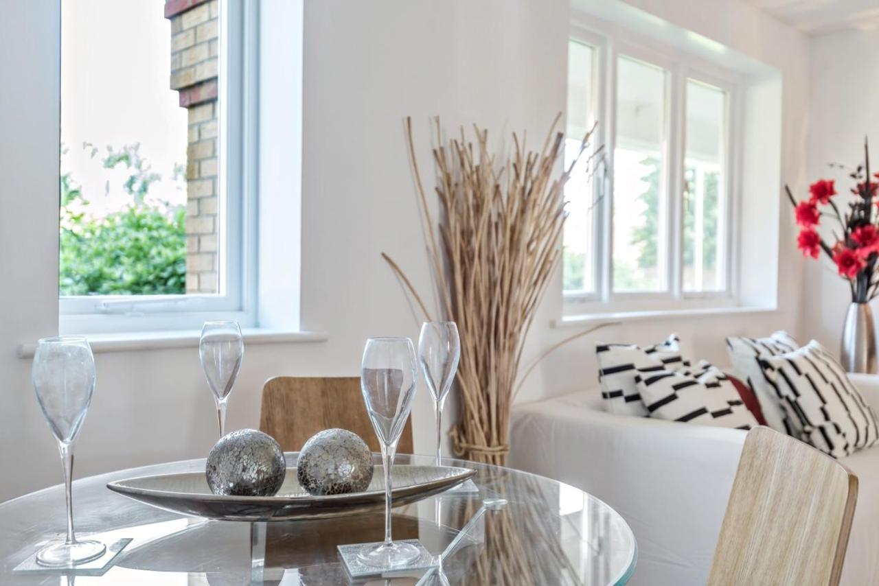 2 Bed Flat, Dedicated Workspace, Parking, 4Ktv Londres Exterior foto