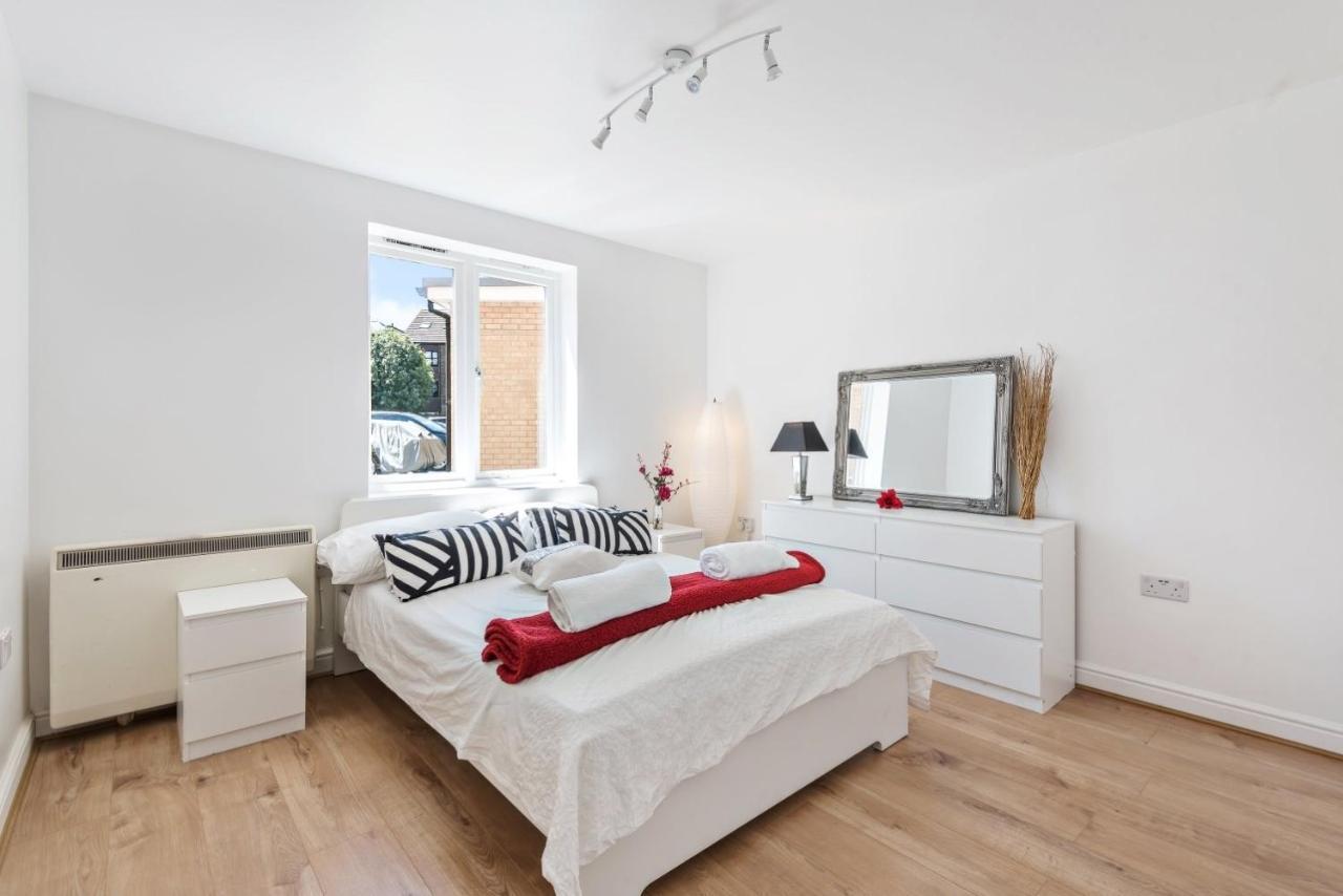 2 Bed Flat, Dedicated Workspace, Parking, 4Ktv Londres Exterior foto