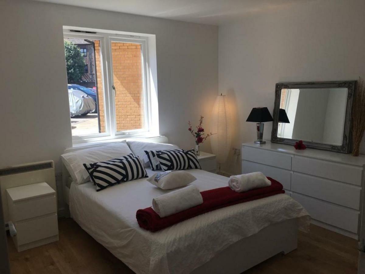 2 Bed Flat, Dedicated Workspace, Parking, 4Ktv Londres Exterior foto