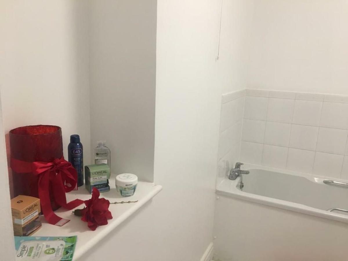 2 Bed Flat, Dedicated Workspace, Parking, 4Ktv Londres Exterior foto